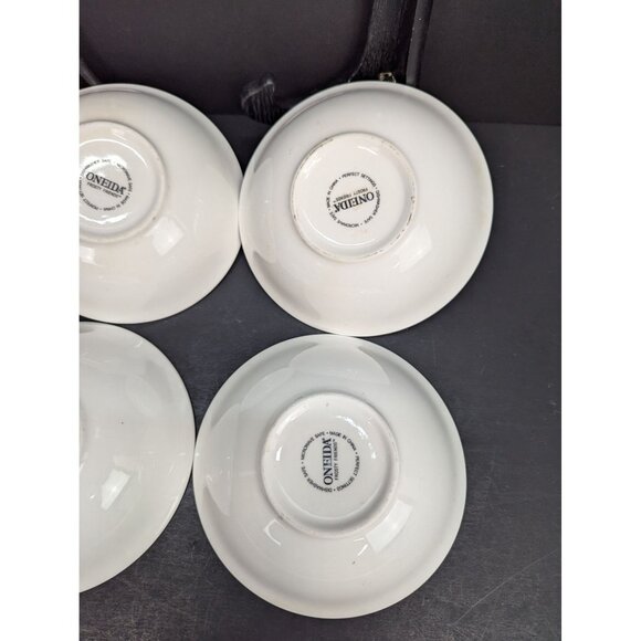 Oneida Frosty Friends Winter Scene 6 1/4 Inch Cereal/Soup Bowl Set of 4 - Picture 8 of 10